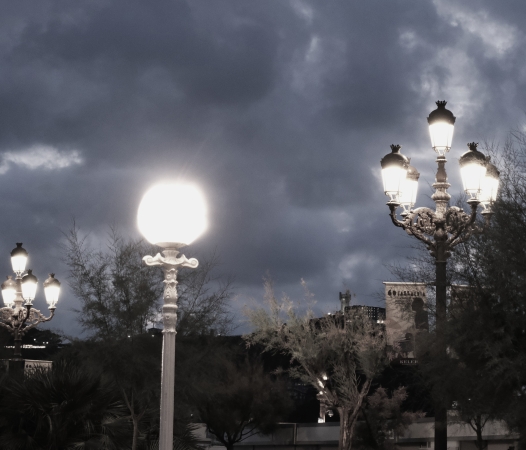 Nightfall at Alderdi Eder Parkea