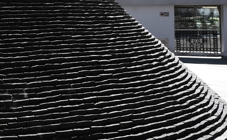 Brick Pyramid – Isozaki Atea